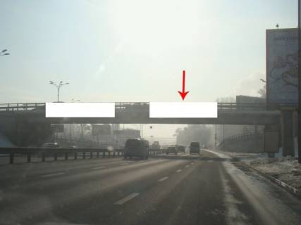 Non-Standard A in Kyiv Slahoprovid B na peretini bul'v. Druzbi Narodiv ta Naddniprans'kogo sose (vid st.m. Vidubici) do Pivdennogo mostu, pravoruc Photo 1