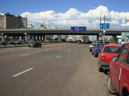 Non-Standard A in Kyiv, 8x2  Bazana pr-t / Revuc'kogo st., st.m. "Harkivs'ka", v centr Photo 1