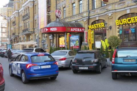 Cityscroll A in Kyiv, 1,2x1,8  Bessarabs'ka plosa bila bud. 1/3 No2, Arena Siti, ruh v napramku bst. L.Ukrainki Photo 1