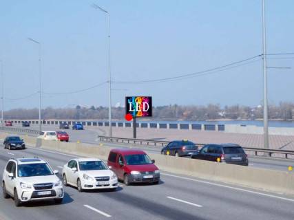 Video Billboard A in Kyiv, 3,14x2,32  Naberezne sose, 750 m. vid st. m. "Dnipro", ruh v napramku st. m. "Postova Plosa" - 381338 Photo 1