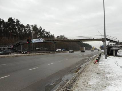 Non-Standard B in Kyiv Mist pisohidnij cerez Brovars'kij pr-t bila primikanna avtodorogi na s.Zazim'e Photo 1