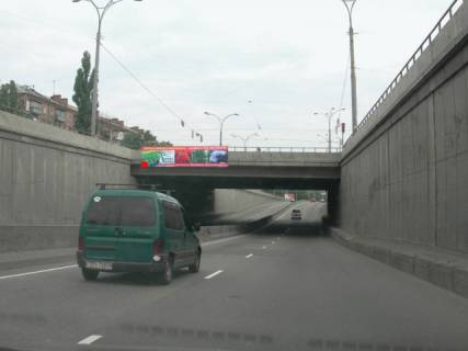 Non-Standard B in Kyiv, 8x2  Teligi O. st., bila Suseva st., poruc st.m. Dorogozici, vid st.m. Sulavs'ka Photo 1