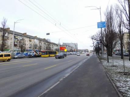 Billboard B in Kyiv, 3x6  Sobornosti pr-t.,  8/2, ruh v napramku Darnic'koi pl. Photo 1