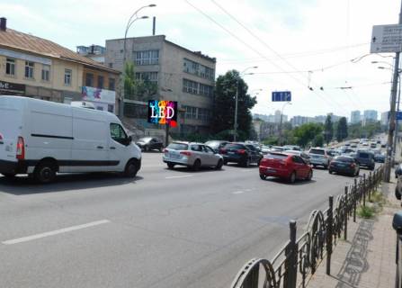 Video Billboard B in Kyiv, 3,14x2,32  Cornovola st. 41, magazin "Dnipro M" ruh v napramku av. Peremogi - 376377 Photo 1