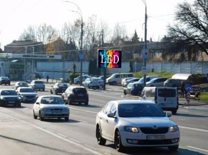 Video Billboard A in Kyiv, 3,14x2,32  Lobanovs'kogo (Cervonozoranij) pr-t, v napramku Demiivs'koi pl., TC "Ousen Plazi" - 389283 Photo 1