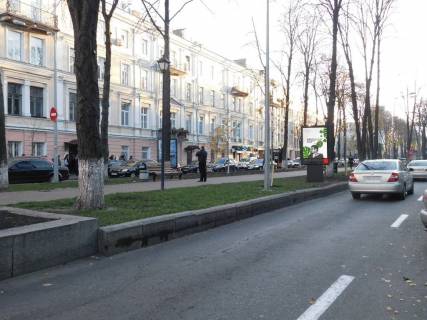 Cityscroll A in Kyiv, 1.2x1.8  Lips'ka st.  7/22, bul'varna castina, ruh v napramku st. P. Orlika Photo 1