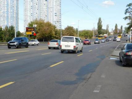 Scrolller, Scroll B in Kyiv, 3,14x2,32  Sobornosti prosp.(Vozz"ednanna), AZS "AMIC" - 231759 Photo 1