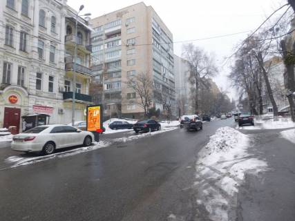 Cityscroll A in Kyiv, 1.2x1.8  Tarasivs'ka st. 38, ruh v napramku st. Saksagans'kogo Photo 1