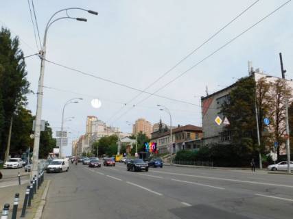 Video Billboard A in Kyiv, 3,14x2,32  Cornovola st. 41, ruh v napramku st. Pavlivs'ka - 376370 Photo 1