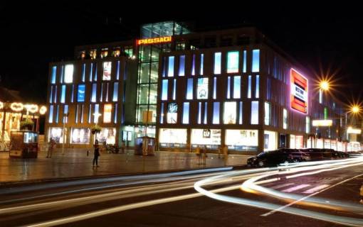 Video Billboard A in Dnipro (Dnipropetrovsk) TC Pasaz, av. Dmitra Avornic'kogo 50, - 477245 Photo 1