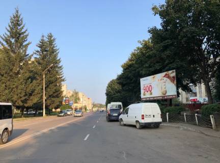 Billboard A in Novoyavorivsk st.Banderi, (Apteka Arta) Avtostoanka Photo 1