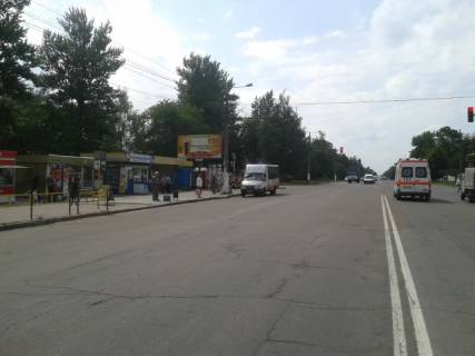 Billboard B in Zhytomyr, 6x3  Miru prosp., 37 (Mikrorajon DOS, "EKO-market", apteka "Pervocvit-Farm", PRODMARKET "Prospekt", OsadBank), v napramku z centra mista Photo 1