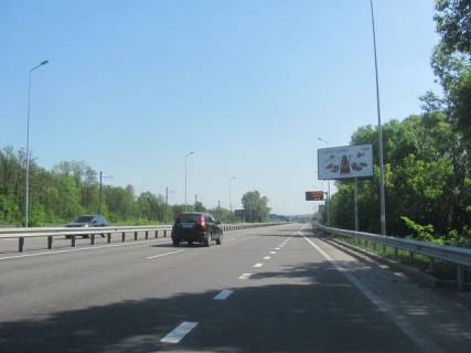 Billboard A in Kiev roads, 6x3  Novoobuhivs'ka trasa (Dniprovs'ke sose), v napramku z m.Kiiv, za 5km.(ATB-market, Fora, pered TC"Megamarket", v napramku "Manufakturi"), 550m pisla povorotu na s. Lisniki Photo 1