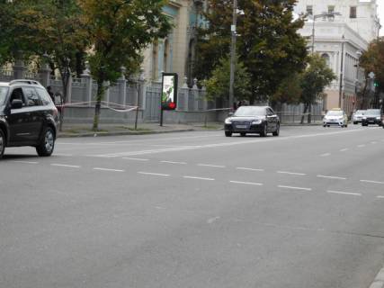 Cityscroll B in Kyiv, 1.2x1.8  Grusevs'kogo Mihajla st., 22 (Verhovna Rada UkraIni), v napramku metro Postova pl. Photo 1