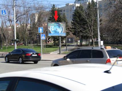 Video Billboard A in Kyiv, 3.14x2.3  Велика Васильківська вул., 127 (Парк Марії Заньковецької), в напрямку Палац "Україна" - 567269 Photo 1