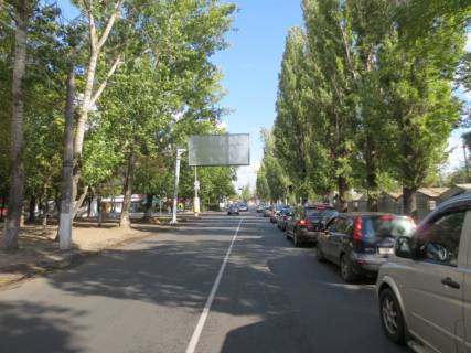 Billboard B in Odessa Inglezi No20 ugol Ivana i Uria Lip V Photo 1