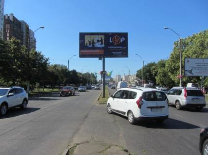 Billboard B in Odessa, 3x6  Небесної Сотні пр. (колиш. Жукова пр.), 47/1, біля "Сільпо", з центру Photo 1