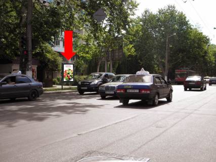 Citylight B in Odessa, 1.8x1.2  Філатова вул., 54 / Гайдара вул., біля універсаму "Буревестник" Photo 1