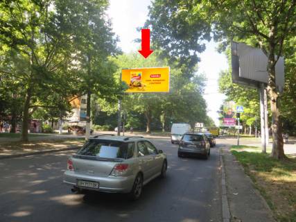 Billboard B in Odessa, 3x6  Варненська вул., 5 / Героїв Крут вул. (кол. Терешкової вул.), в бік Петрова вул. Photo 1