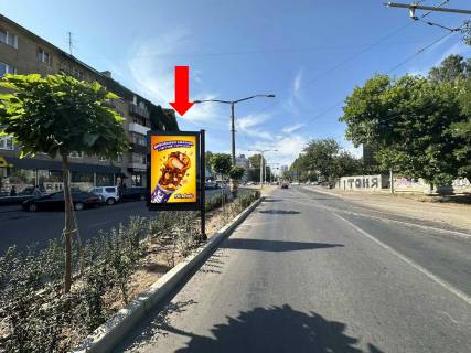 Citylight A in Odessa, 1.8x1.2  Гагаріна пр. / Канатна вул., роздільник, до Сегедської вул. Photo 1