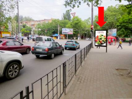 Citylight A in Odessa, 1.8x1.2  Філатова вул., 21/1 / Космонавтов вул., на світлофорі, в бік Толбухіна пл. Photo 1