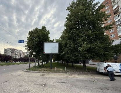 Scrolller, Scroll A in Lviv, 2.3x3.14  Наукова вул., 96 - 656842 Photo 1