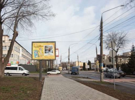 Scrolller, Scroll B in Chernivtsi, 2.3x3.14  Головна вул, 204Б - 658174 Photo 1