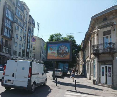 Scrolller, Scroll A in Lviv, 2.3x3.14  Героїв УПА вул. - Липнева пл. - 653466 Photo 1