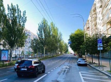 Scrolller, Scroll A in Kyiv, 1.2x1.8  Lesi Ukrainki bul'v., 20 - 478492 Photo 1