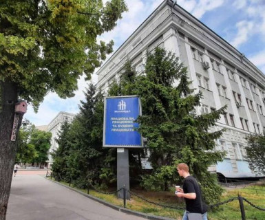 Prismatron, Prism A in Kharkiv, Нестандарт  Ярослава Мудрого вул. (Петровського вул.), 25 - Алчевських вул. (Артема вул.) - 625008 Photo 1