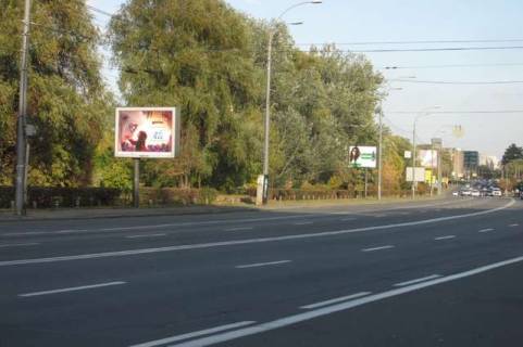 Backlight B in Vasylivka, 2.3x3.14  Lobanovs'kogo Valeria prosp. (Cervonozoranij prosp.), 116 (v napravl. Demiivs'koi pl.) Photo 1