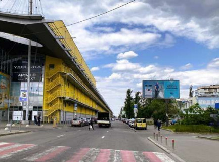 Prismatron, Prism A in Kyiv, 3x6  Оболонський просп., 14 - 656438 Photo 1