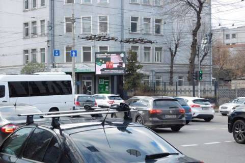 Video Billboard A in Vasylivka, 2.3x3.14  Antonovica st. (Gor'kogo st.), 66 - Ivana Fedorova st. (TT 6.8 352h484) - 421822 Photo 1