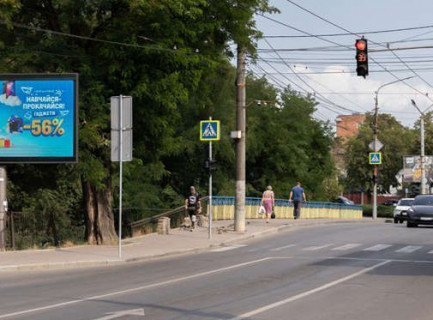 Video Billboard B in Chernivtsi, 2.3x3.14  Руська вул., 77 (розширення 480х336) - 652373 Photo 1