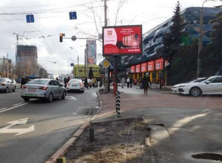 Video Billboard A in Kyiv, 2.3x3.14  Набережне шосе - Дніпровський узвіз (ТТ 6.8 484х352) - 652222 Photo 1