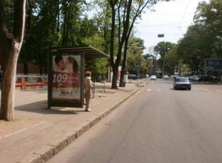 Citylight B in Odessa, 1.2x1.8  Uspens'ka st., 2 - Leontovica st. (Belins'kogo st.) (ostanovka) Photo 1
