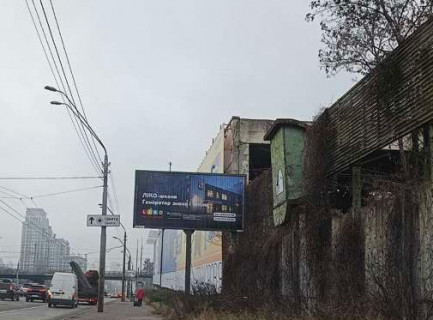 Prismatron, Prism A in Kyiv, 3x6  Берестейський просп., 50 - 653120 Photo 1