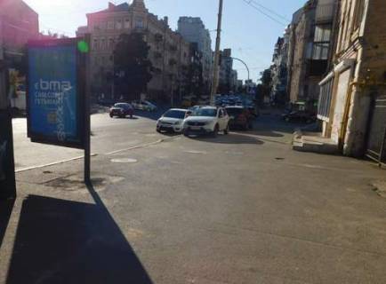 Citylight B in Kyiv, 1.2x1.8  Saksagans'kogo st., 111  Photo 1