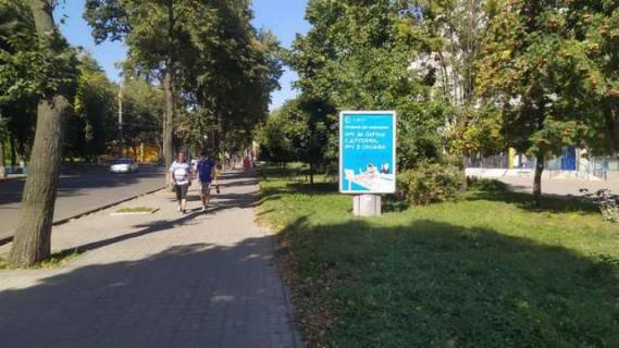 Backlight A in Sumi, 1.2x1.8  Illins'ka st., 12 - Aroslava Mudrogo st. (Proletars'ka st.) Photo 1