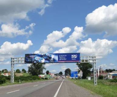 Non-Standard A in Lviv route, 3x18  Kiiv - Cop, km. 527+157 (9 km. vid L'vova, u napramku  Kieva) Photo 1