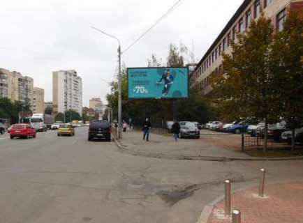 Prismatron, Prism A in Kyiv, 3x6  Автозаводська вул., 2 - 651542 Photo 1