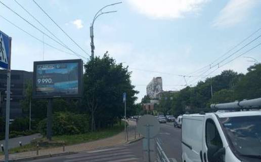 Backlight B in Kyiv, 2.3x3.14  Mikoli Mihnovs'kogo bul'v. - Bolsunivs'ku st. (Sergia Strutins'kogo st.),  IQ-centr, ; No1 Photo 1