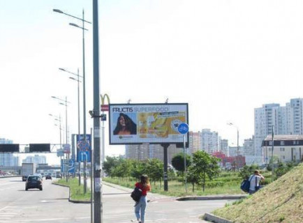 Prismatron, Prism A in Kyiv, 3x6  Миколи Бажана просп. - Бориса Гмирі вул., 1 - 652102 Photo 1