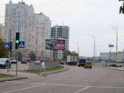 Prismatron, Prism A in Vasylivka, 3x6  Kulisa Pantelejmona pl. (Lunacars'kogo pl.), 20 (v naav. st.metro "Livoberezna") - 421414 Photo 1
