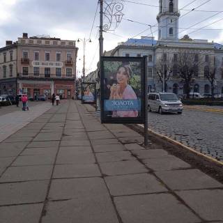 Backlight B in Chernivtsi Central'na pl., (No3) - Golovna st. - Rus'ka st. Photo 1