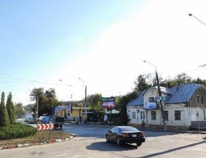 Video Billboard A in Chernivtsi, 2.3x3.14  Korsuns'ka st., 1 (rozsirenna 480h336) - 481661 Photo 1