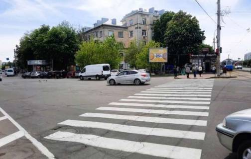 Scrolller, Scroll A in Vinnytsia, 2.3x3.14  Коцюбинського просп. - Замостянська
 вул. (50-річчя Перемоги бульв.) - 615931 Photo 1