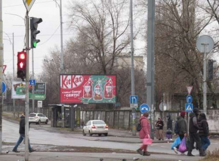 Prismatron, Prism A in Kyiv, 3x6  Братиславська вул. - Шухевича Романа просп. (Генерала Ватутіна просп.) - 651565 Photo 1