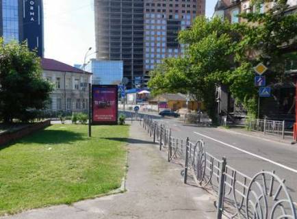 Citylight A in Kyiv, 1.2x1.8  Korolenkivs'ka st./st.Tarasivs'ka (u napramku st. Kazimira Malevica) Photo 1