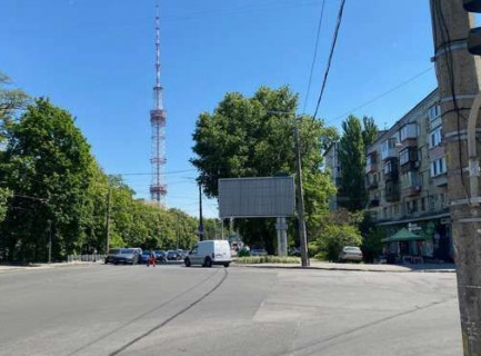 Prismatron, Prism A in Kyiv, 3x6  Дорогожицька вул., 17 - 654450 Photo 1